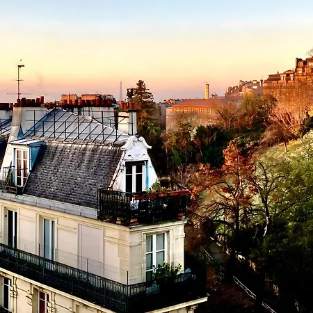 Amazing Sacre-coeur Views In Montmartre Paris